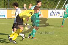 Verbandspokal - FC Gerolfing - BC Aichach - Benjamin Anikin kommt zu spät, Torwart Michael Lutz war schneller