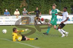 Verbandspokal - FC Gerolfing - BC Aichach - Steffen Schneider scheitert knapp an Torwart Michael Lutz