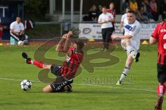 Kreisliga - SV Karlskron - TSV Baar-Ebenhausen 1:4 - links rot (TSV 6) Christian Krippl kann den Schuß von rechts weiss (SV 6) abwehren