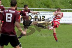 TSV Kösching - SV N Lerchenau - Hofweber Ferdinand mit einem Weitschuss - Foto: Jürgen Meyer