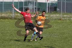 Fußball Regional - Kreisklasse - FC GrünWeiß Ingolstadt - SV Zuchering - links Marcel Preuß (SV) und rechts Hakan Düzgün (GW)