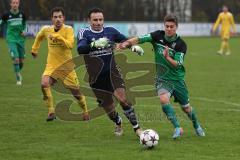 Landesliga Südost - FC Gerolfing - VfB Hallbergmoos - 1 : 2 - rechts Thomas Berger setzt sich ab und stürmt alleine aufs Tor und spielt Torwart Osman Qeku aus