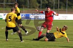 FC Wackerstein-Dünzing - Türk.SV Ingolstadt  - Güngür Emre (rot Türkisch) Pfaller Markus (gelb Wackerstein) - Foto: Jürgen Meyer