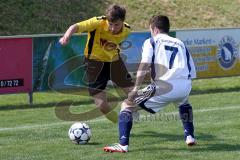 Kreisklasse - TSV Lichtenau - TV Münchsmünster - Graswald Manuell (gelb Lichtenau) - Zilker Mathias (weiss Münchsmünster)  - Foto: Jürgen Meyer