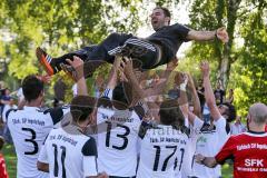 Relegation - Türkisch SV Ingolstadt - TSV Lichtenau 2:1 - Aufstieg in Kreisliga - Sieg für Türkisch, Trainer Günay Gürses lässt sich feiern