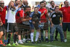 Relegation - Türkisch SV Ingolstadt - TSV Lichtenau 2:1 - Aufstieg in Kreisliga - Türkisch lässt sich feiern, mittendrin Torwart Martin Schwürzer