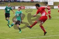 Bezirksliga - TSV Kösching - SV Karlshuld - rechts Markus Braun flankt zum Tor, ohne Erfolg
