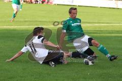 Lottocup 2014 - Türkisch SV Ingolstadt - TSV Jetzendorf 5:0 - Ali Erbas setzt sich gegen den Jetzendorfer Torwart Georg Weimer durch und wird danach vom Verteidiger gestoppt. Umstrittene Situation da der Jetzendorfer David Vohberger  den Ball mit dem Arm 