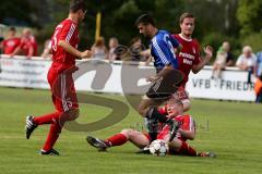 Kreisklasse - VFB Friedrichshofen - TSV Großmehring - Di Terlizzi Giuseppe (#9 Großmehring) - Schwendl Dominik (#23 rot Friedrichshofen) - Root Maxim (#5 Friedrichshofen) - Foto: Jürgen Meyer