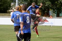 Kreisklasse - VFB Friedrichshofen - TSV Großmehring - Sonnet Dominik (blau Großmehring am Ball) - Root Maxim (rot Friedrichshofen) - Foto: Jürgen Meyer