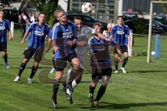 TSV Großmehring - FC Mindelstetten - Manfred Merkl #11 Mindelstetten weiß - Maximilian Samweber #7 Großmehring blau links - Dominik Sonner #2 Großmehring blau rechts - Foto: Jürgen Meyer