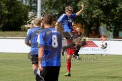 Kreisklasse - VFB Friedrichshofen - TSV Großmehring - Sonnet Dominik (blau Großmehring am Ball) - Root Maxim (rot Friedrichshofen) - Foto: Jürgen Meyer
