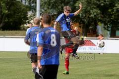 Kreisklasse - VFB Friedrichshofen - TSV Großmehring - Sonnet Dominik (blau Großmehring am Ball) - Root Maxim (rot Friedrichshofen) - Foto: Jürgen Meyer