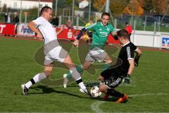 Kreisliga - TSV Gaimersheim - FC Geisenfeld - Dörfler Peter #10 weiss Gaimersheim - Seeber Markus #2 grün Geisenfeld - Fink Alexander Torwart Geisenfeld - Foto: Jürgen Meyer