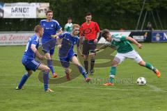 Landesliga Südost - FC Gerolfing - FC Deisenhofen - rechts Sebastian Graßl (8 FCG) verhaspelt sich vor dem Tor