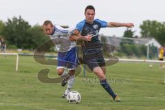 Kreisfreundschaftsspiele / Kreis Donau/Isar - SV Hundszell - TSV Großmehring - Sebastian Eisenberger blau Großmehring - Georg Glas weiss Hundszell - Foto: Jürgen Meyer