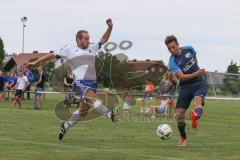 Kreisfreundschaftsspiele / Kreis Donau/Isar - SV Hundszell - TSV Großmehring - Georg Glas weiss Hundszell - Florian Bachhuber blau Großmehring - Foto: Jürgen Meyer