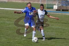 Kreisklasse 2 - SV Hundszell - FC Fatih Ingolstadt - Ibrahim Demirtas #8 schwarz Fatih Ingolstadt - Ömer Sali Moustafa #10 blau Hundszell - Foto: Jürgen Meyer