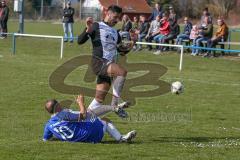 Kreisklasse 2 - SV Hundszell - FC Fatih Ingolstadt - Halil Balaban #3 schwarz Fatih Ingolstadt - Ömer Sali Moustafa #10 blau Hundszell - Foto: Jürgen Meyer