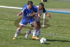 Kreisklasse 2 - SV Hundszell - FC Fatih Ingolstadt - Maximilian Reichler #3 blau Hundszell - Mamadou Diallo #8 schwarz Fatih Ingolstadt - Foto: Jürgen Meyer