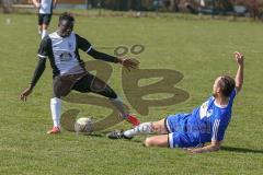 Kreisklasse 2 - SV Hundszell - FC Fatih Ingolstadt - Boubacarr Saho schwarz Fatih Ingolstadt - Marcel Räthke #2 blau Hundszell - Foto: Jürgen Meyer