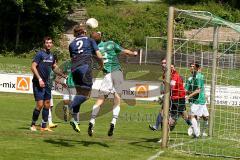 Bezirksliga - SV Manching - TSV Jetzendorf -  Hödl Patrick (#2 Manching blau) - Oberhauser Simon (grün #2 Jetzendorf) - Foto: Jürgen Meyer
