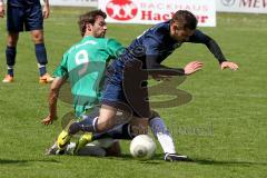 Bezirksliga - SV Manching - TSV Jetzendorf - Burchard Fabian (blau Manching) - Hofmeister Tobias (#9 Jetzendorf) - Foto: Jürgen Meyer