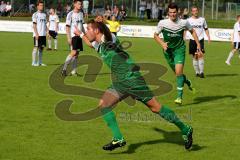 Bezirksliga  - SV Manching - TSV Rohrbach -  Ziegler Nico #3 grün Manching jubelt nach seinem Treffer zum 1:0 -  Foto: Jürgen Meyer