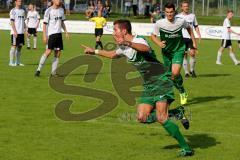 Bezirksliga - SV Manching - TSV Rohrbach -  Ziegler Nico #3 grün Manching jubelt nach seinem Treffer zum 1:0 -  Foto: Jürgen Meyer