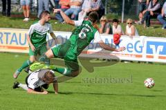 Bezirksliga  - SV Manching - TSV Rohrbach -  Kremer Daniel #6 grün Manching wird gefoult durch Lux Florian #3 weiss Rohrbach -  Foto: Jürgen Meyer