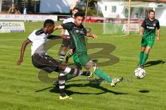 BZL Oberbayern Nord - Saison 2016/17 -  SV Manching - FC Gerolfing - Sowe Papabou Gerolfing - Kaya Aydin grün Manching - Foto: Jürgen Meyer