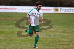 BZL Oberbayern Nord - Saison 2016/17 -  SV Manching - FC Moosburg - Nico Ziegler grün Manching - Foto: Jürgen Meyer