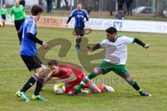 BZL Oberbayern Nord - Saison 2016/17 -  SV Manching - FC Moosburg - Hakan Düzgün grün Manching - Soma Orban Torwart Moosburg - Foto: Jürgen Meyer