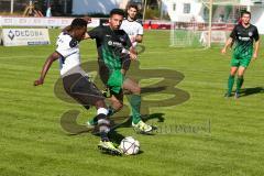 BZL Oberbayern Nord - Saison 2016/17 -  SV Manching - FC Gerolfing - Sowe Papabou Gerolfing - Kaya Aydin grün Manching - Foto: Jürgen Meyer