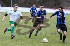 BZL Oberbayern Nord - Saison 2016/17 -  SV Manching - FC Moosburg - David Hammerschmidt grün Manching - Foto: Jürgen Meyer