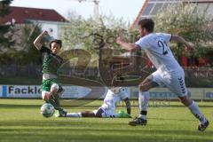 Kreisliga - SV Manching II - TSV Erding - Harry Weller schwarz Manching - Ridwan Bello weiss Erding - Foto: Jürgen Meyer