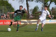 Kreisliga - SV Manching II - TSV Erding - Marco Witasek schwarz Manching - Paul Bucher weiss Erding - Foto: Jürgen Meyer