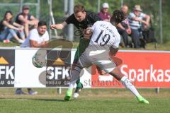 Kreisliga - SV Manching II - TSV Erding - Nikita Müller schwarz Manching - Ridwan Bello weiss Erding - Foto: Jürgen Meyer