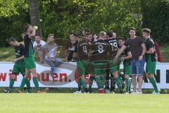 Kreisliga - SV Manching II - TSV Erding - Die Mannschaft freut sich über den 2:1 Führungstreffer von Nico Ziegler - jubel - Foto: Jürgen Meyer