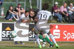 Kreisliga - SV Manching II - TSV Erding - Nikita Müller schwarz Manching - Ridwan Bello weiss Erding - Foto: Jürgen Meyer