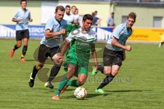 Landesliga 2015/16 - SV Manching - TSV Velden - Benjamin Anikin grün Manching - Maximilian Müller blau Velden - Foto: Jürgen Meyer