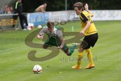 Landesliga 2015/16 - SV Manching -  SE Freising - Geiß Bernd grün Manching - Hanrieder Lukas gelb Freising - Foto: Jürgen Meyer