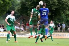 Landesliga 2015/16 - SV Manching - FC Ismaning - Maximilian Gruber grün Manching - Nils Ehret blau Ismaning - Foto: Jürgen Meyer