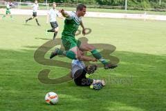 Landesliga 2015/16 - SV Manching - TSV Velden - Stefan Schauer grün Manching - Maximilian Müller blau Velden - Foto: Jürgen Meyer