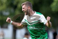 Landesliga 2015/16 - SV Manching - ASV Dachau - Claudio Maritato #4 grün Manching schiesst den 1:1 Ausgleichstreffer - Foto: Jürgen Meyer