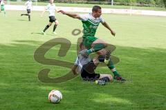 Landesliga 2015/16 - SV Manching - TSV Velden - Stefan Schauer grün Manching - Maximilian Müller blau Velden - Foto: Jürgen Meyer