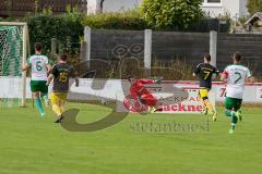Landesliga Südost - SV Manching - TSV Moosach - Thomas Obermeier Torwart Manching - Thomas De Prato #7 Moosach - Foto: Jürgen Meyer