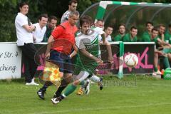 Landesliga 2015/16 - Relegation - SV Manching - SC Kirchheim - Geyer Christopher grün Manching - Martin Eugen weiß Kirchheim - Foto: Jürgen Meyer
