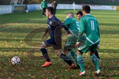 Kreisklasse - SV Manching II - TSV Jetzendorf - Maier Patrick #7 blau Manching - Wehrle Julius #5 grün Jetzendorf - Lehmaier Michael #11 grün Jetzendorf - Foto: Jürgen Meyer