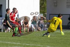 Kreisliga - TSV Ebenhausen - SV Manching II - Felix Olbrich rot Ebenhausen schiesst den 2:0 Führungstreffer - jubel - Christian Kirzinger Torwart Manching - Foto: Jürgen Meyer